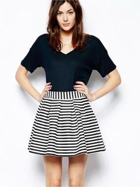Asos Engineered Skater Pleated Mini Skirt, B&W Horizontal Stripes size 10